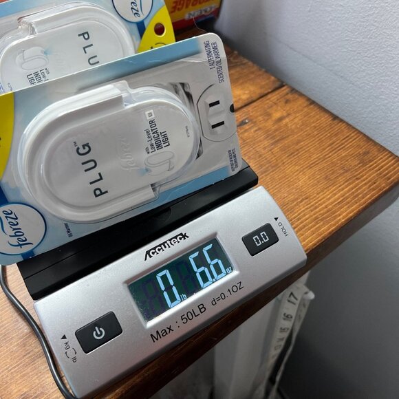 Febreze PLUG Oil Warmer Devices with Low Indicator Light Fade Defy NIB Set of 2 - Picture 8 of 8